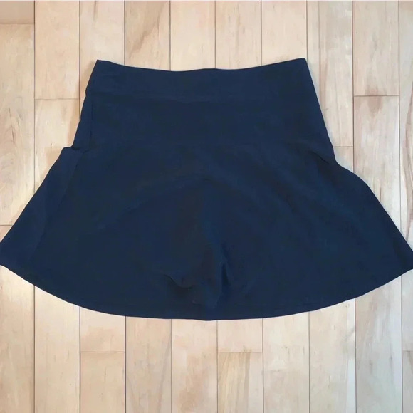 Izod Golf Skort Activewear Womens Size 10 Black Zipper Pockets Stretch Travel - Picture 3 of 8